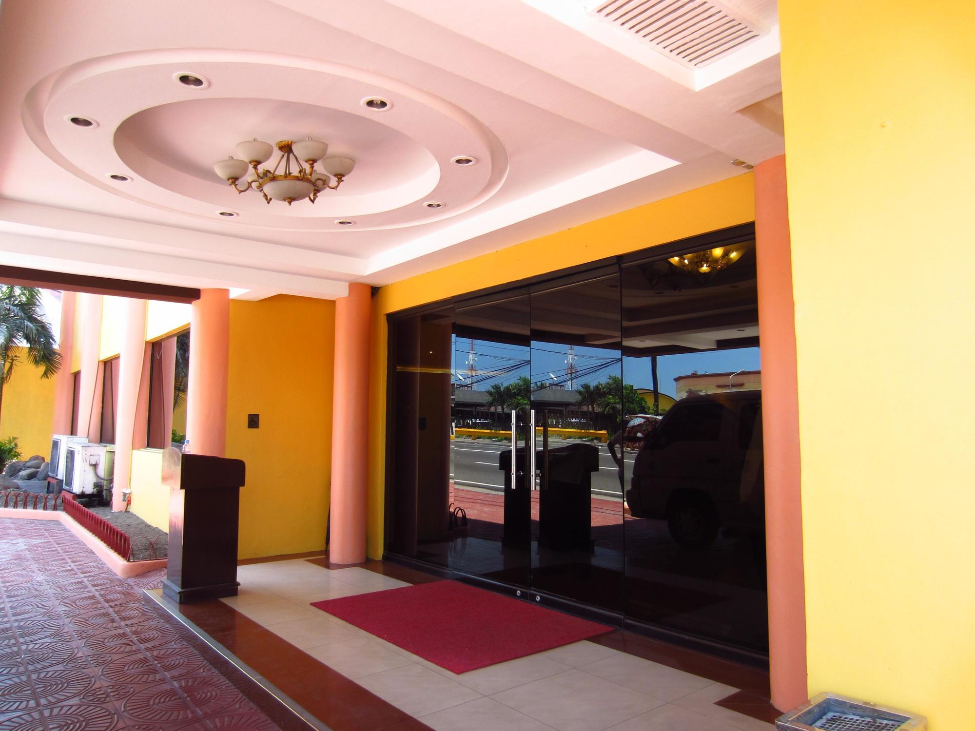 Grand Regal Hotel Bacolod Exterior foto
